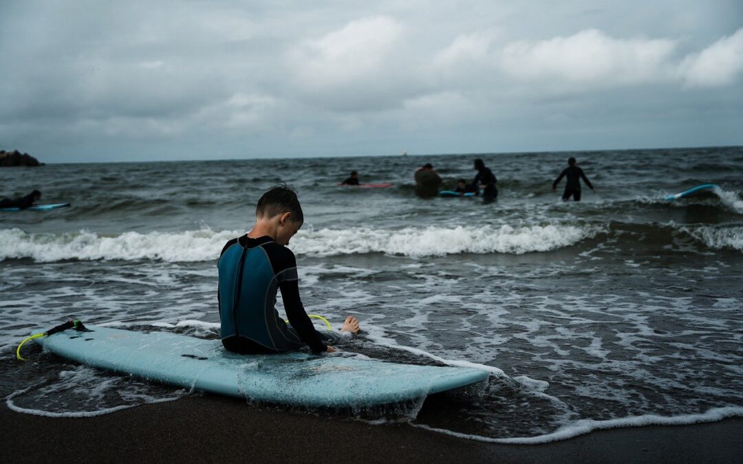 Surfer au Maroc en avril : découvrez les vagues printanières inattendues !